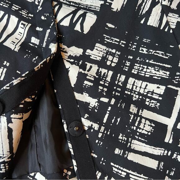 Excellent condition black and white coldwater creek blazer - Picture 4 of 6